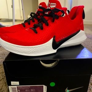Kobe Mamba Focus TB - Red, Big Kids or Mens Size 5